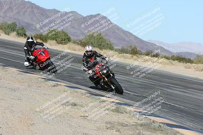 media/Dec-01-2025-Moto Forza (Mon) [[2daa91e15f]]/2-Intermediate Group/Session 4 (Turn 10 Inside)/